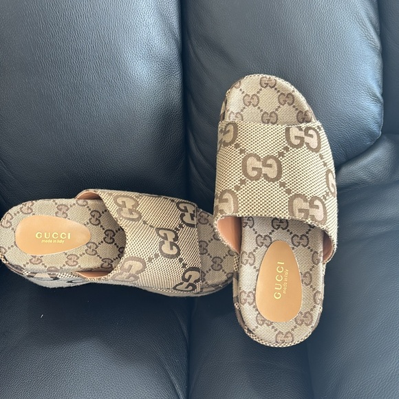 Jumbo GG Gucci platform slides New without tags and box. - Picture 7 of 8